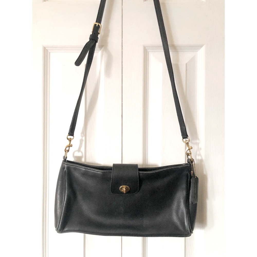 Vintage Authentic Coach Black Turn-Lock Crossbody